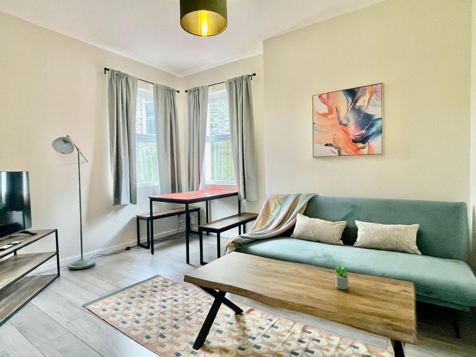 Holiday home An Elite Executive - 5-bedroom Business & Parking *