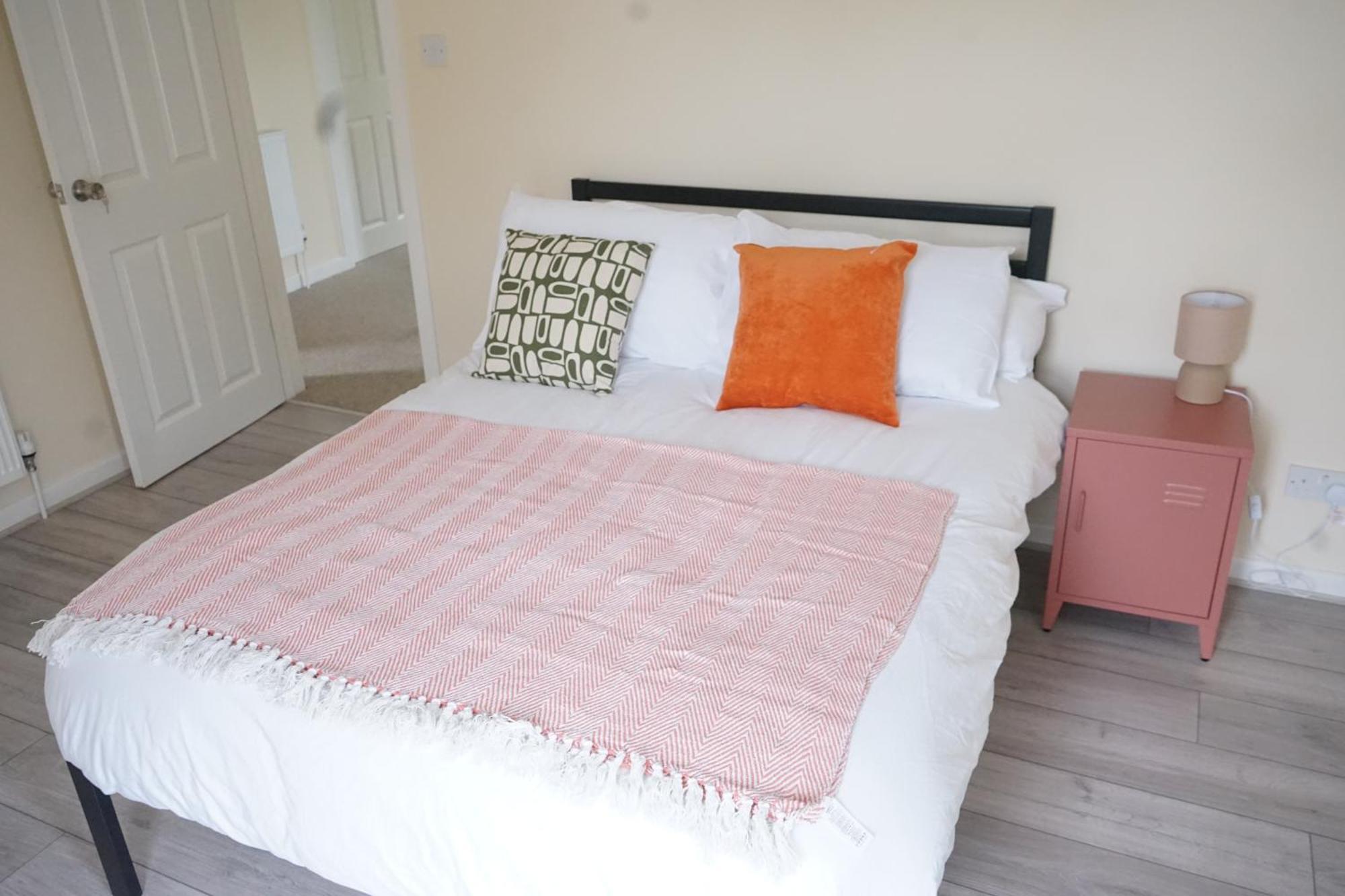Holiday home An Elite Executive - 5-bedroom Business & Parking *