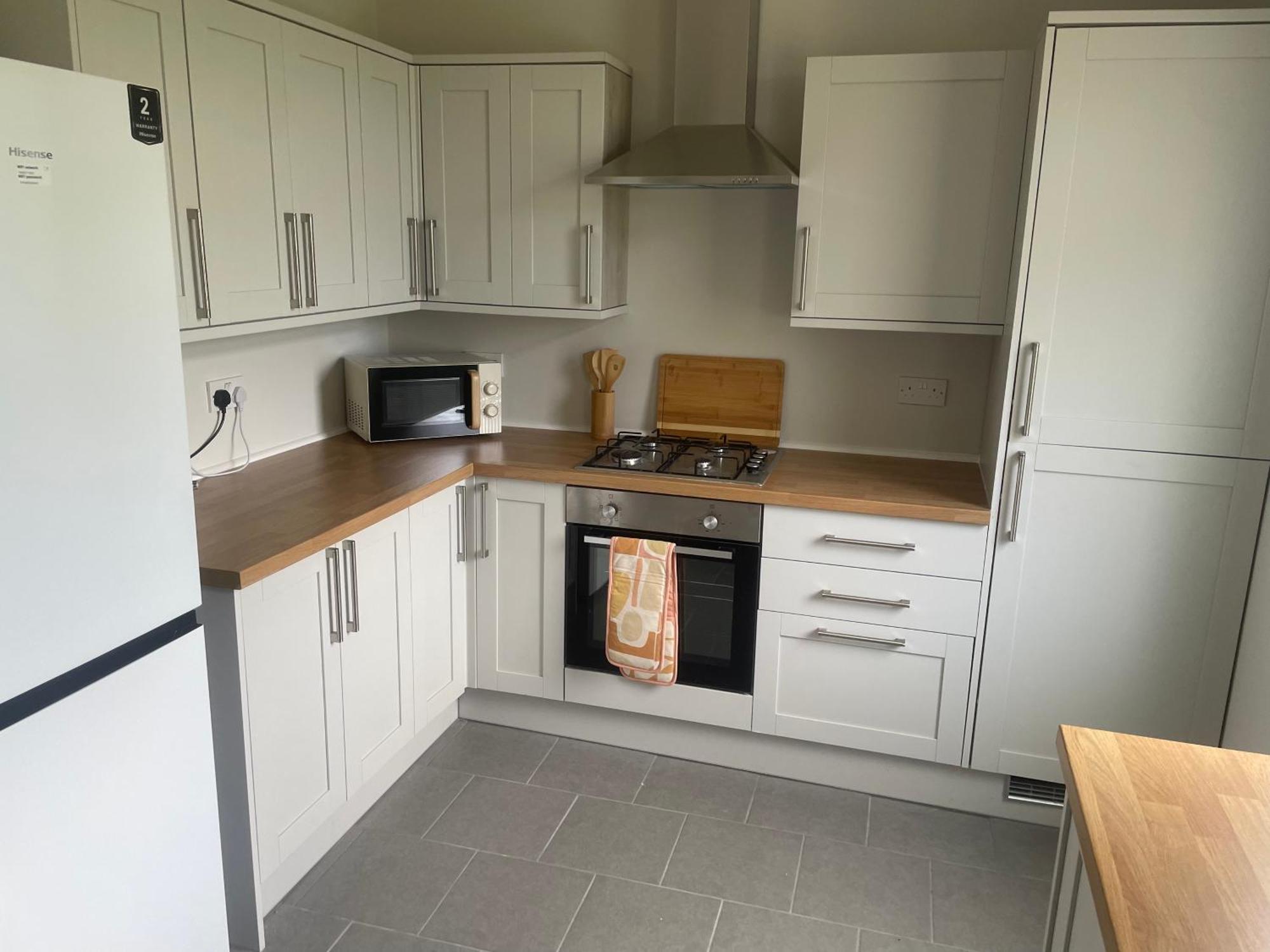 An Elite Executive - 5-bedroom Business & Parking *