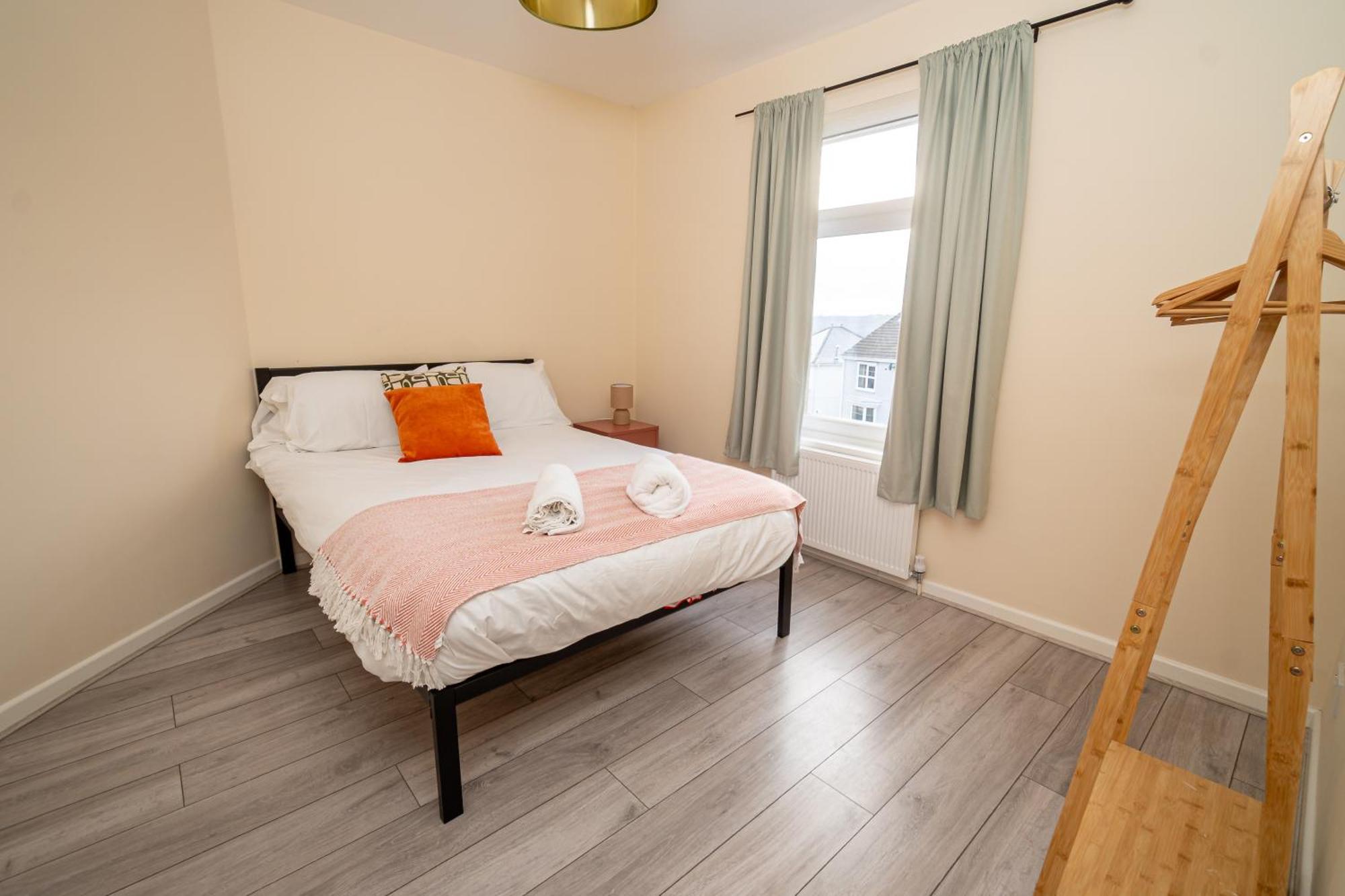 Holiday home An Elite Executive - 5-bedroom Business & Parking Swansea